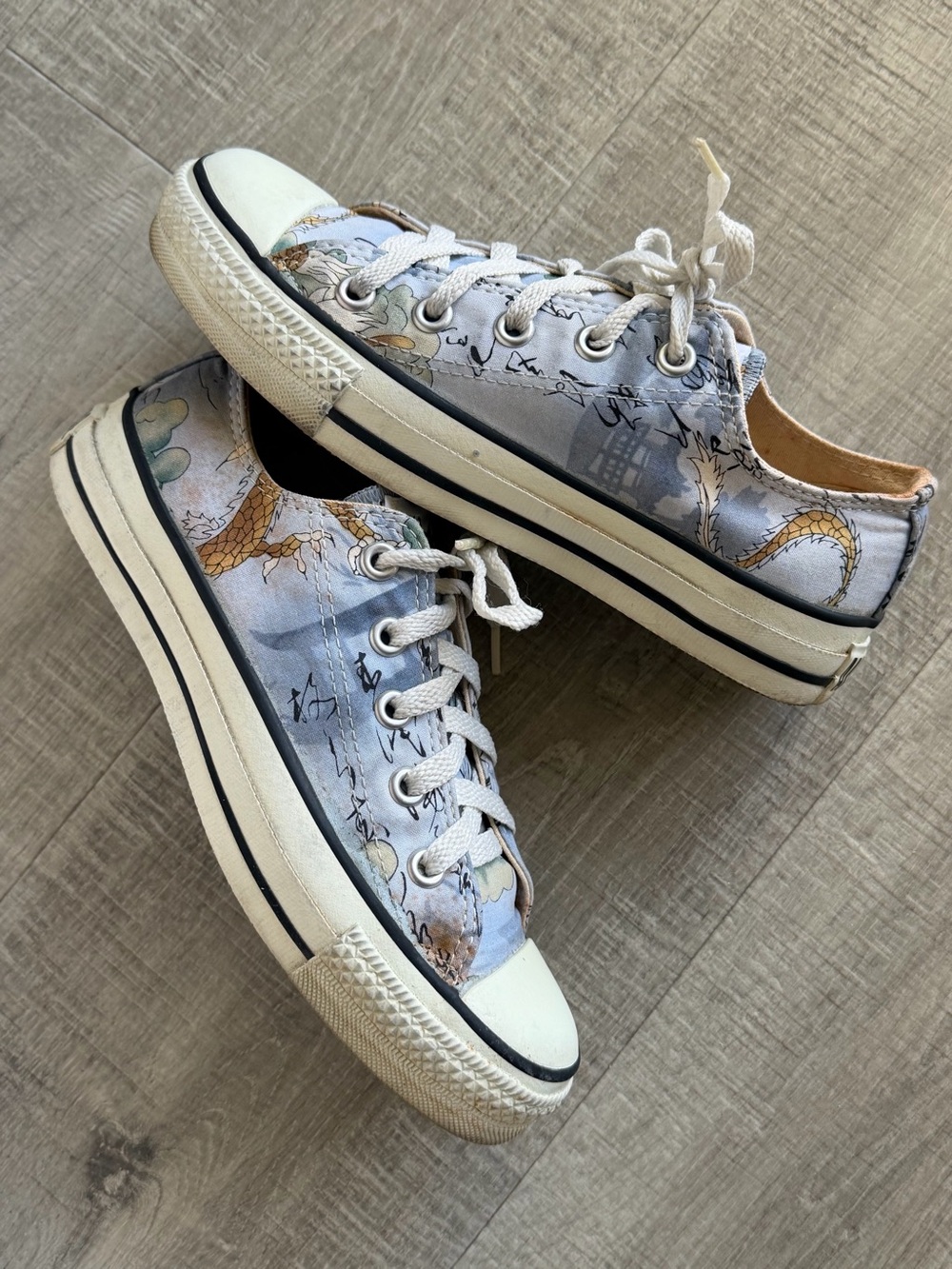 Converse Low-Top Sneakers in Light Blue with Dragon Print